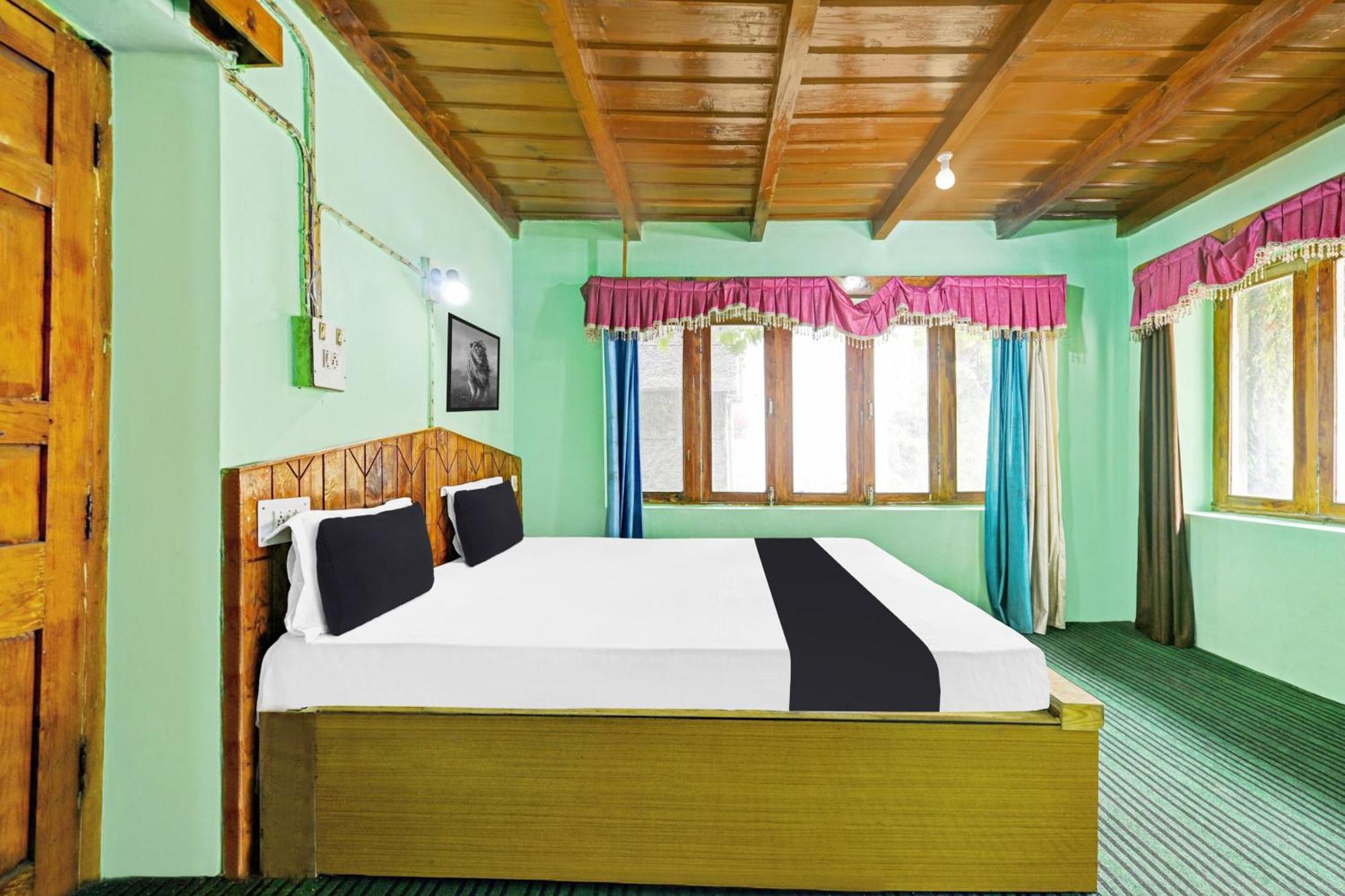 Hotel O Chaman Manāli Kültér fotó