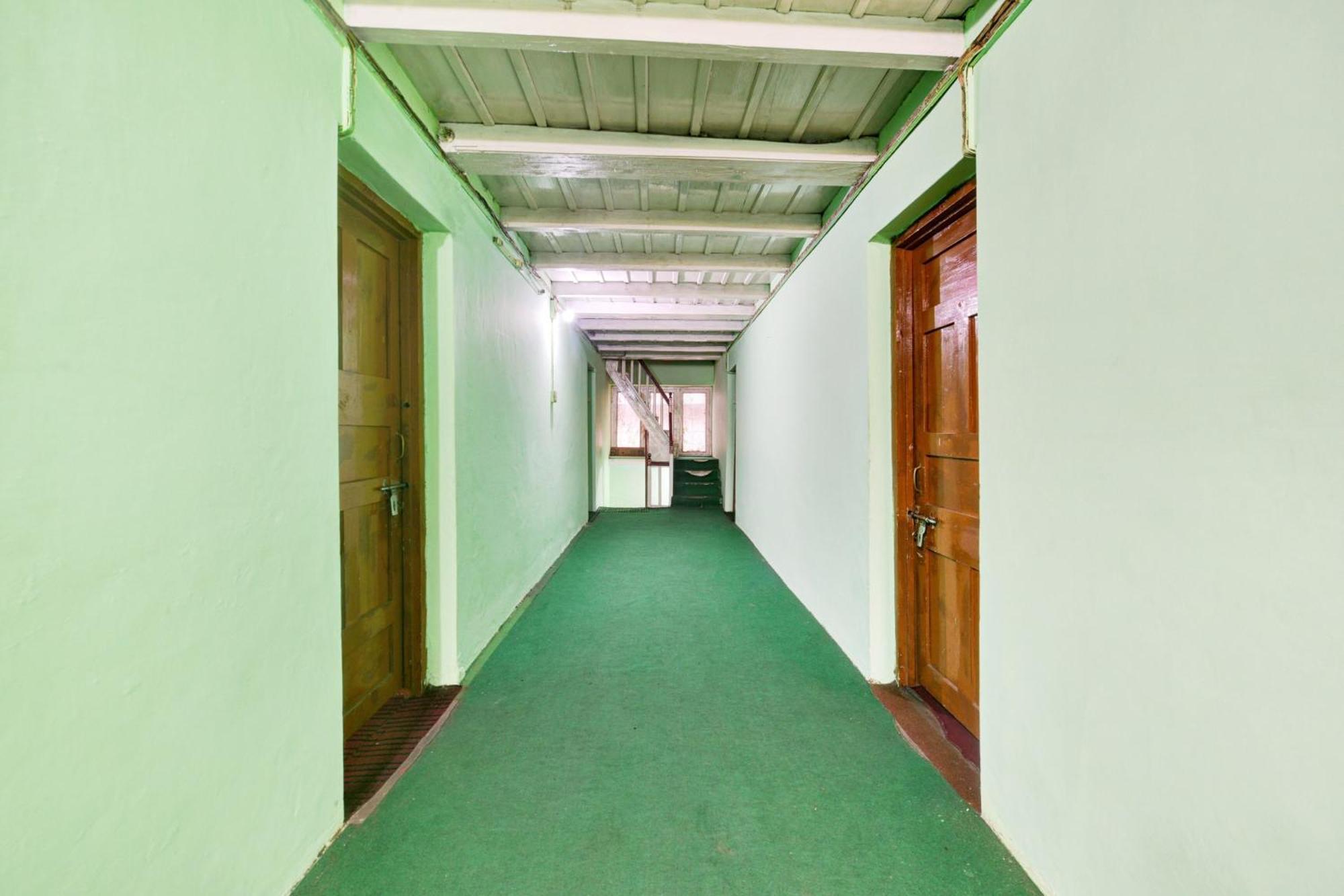 Hotel O Chaman Manāli Kültér fotó