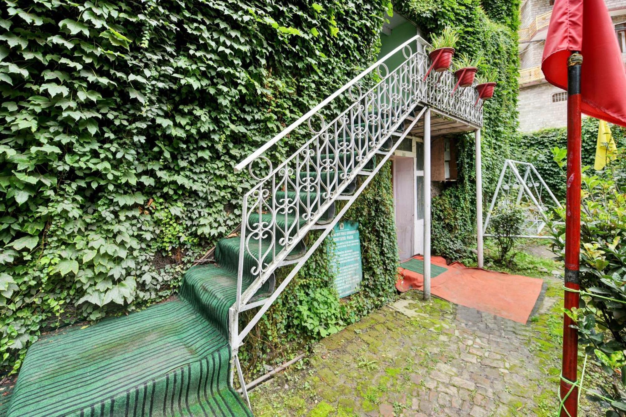 Hotel O Chaman Manāli Kültér fotó